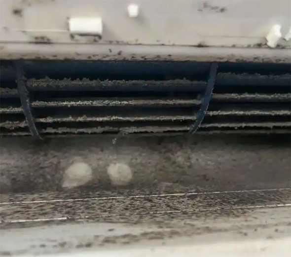 山东空调吹的风有股烧焦味是怎么回事